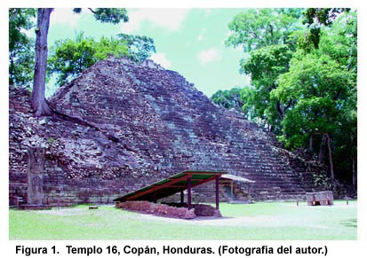 Figura 1. Templo 16, Copán, Honduras. (Fotografía del autor.) Haga clic para agrandar.